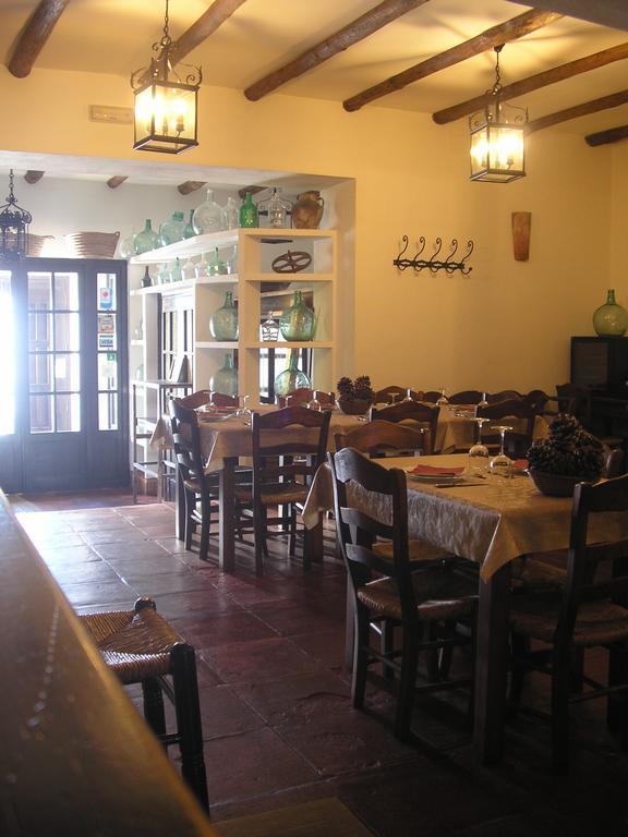 Casa Rural Y Restaurante Casa Adriano Pensionat Alanís Eksteriør billede